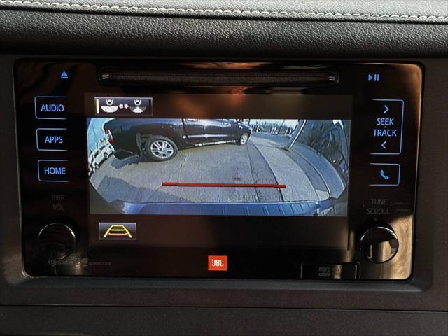 Photo of 2015 Brown Toyota Sienna