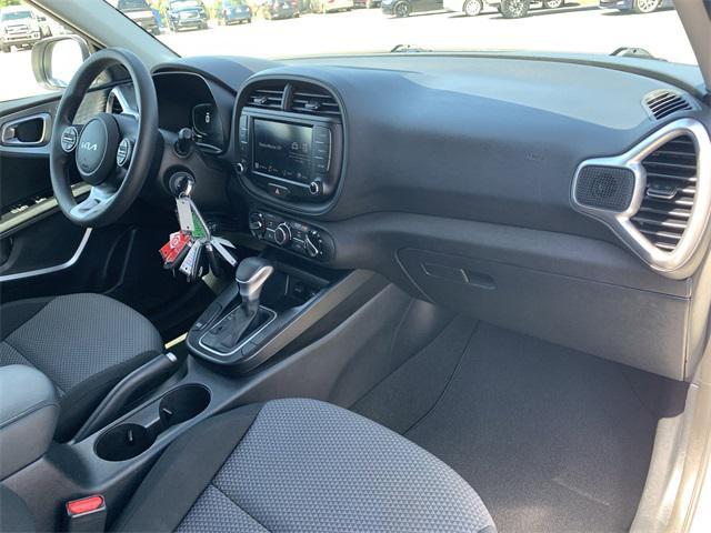 Photo of 2023 Snow White Pearl Kia Soul