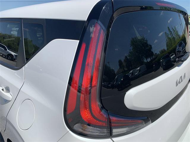 Photo of 2023 Snow White Pearl Kia Soul