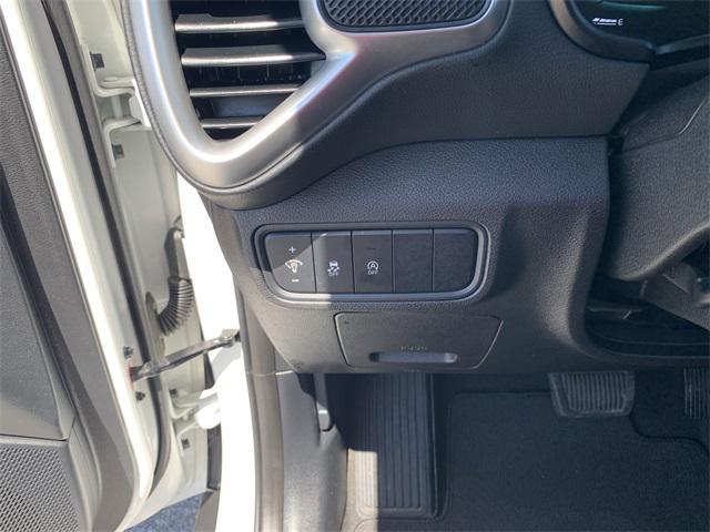 Photo of 2023 Snow White Pearl Kia Soul