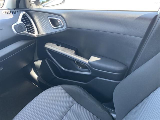 Photo of 2023 Snow White Pearl Kia Soul