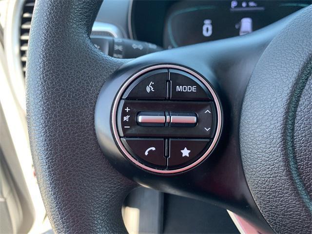Photo of 2023 Snow White Pearl Kia Soul