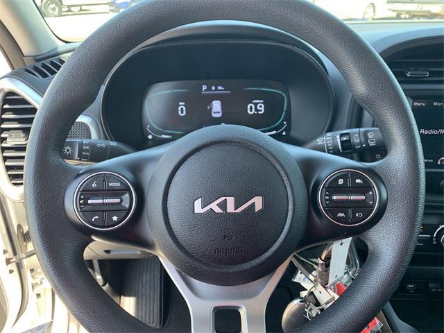 Photo of 2023 Snow White Pearl Kia Soul
