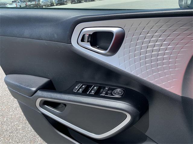 Photo of 2023 Snow White Pearl Kia Soul