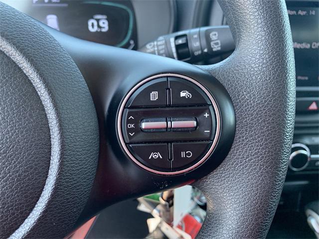 Photo of 2023 Snow White Pearl Kia Soul