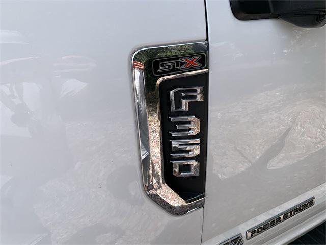 Photo of 2022 Oxford White Ford F-350