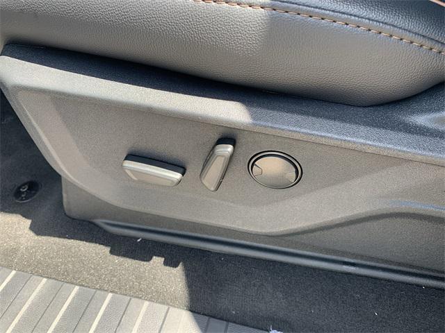 Photo of 2025 Glacier Gray Metallic Tri-Coat Ford F-250