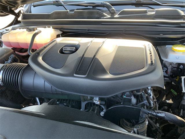 Photo of 2025 Diamond Black Crystal Pearlcoat RAM 1500