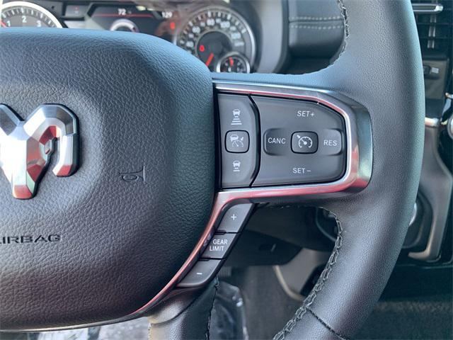 Photo of 2025 Diamond Black Crystal Pearlcoat RAM 1500