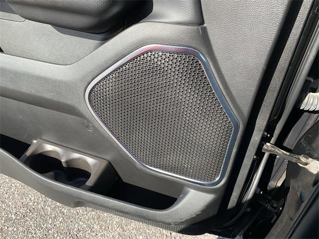 Photo of 2025 Diamond Black Crystal Pearlcoat RAM 1500