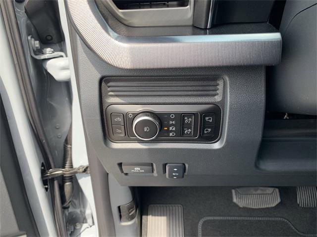 Photo of 2025 Glacier Gray Metallic Tri-Coat Ford F-250