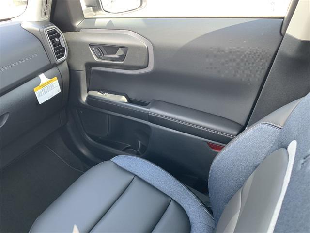 Photo of 2025 Oxford White Ford Bronco Sport
