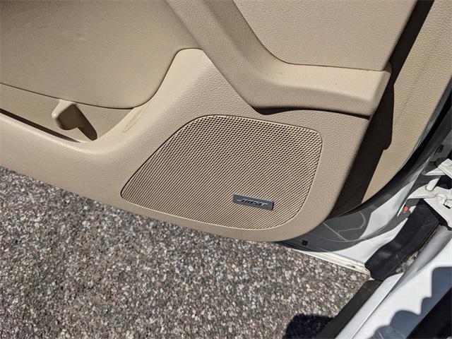 Photo of 2015 Summit White Buick LaCrosse
