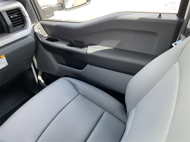 Photo of 2026 Oxford White Ford F-350