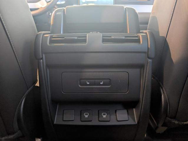 Photo of 2025 Silicon Silver Premium Metallic Land Rover Defender