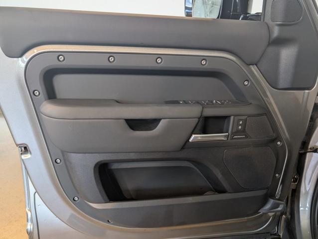 Photo of 2025 Silicon Silver Premium Metallic Land Rover Defender