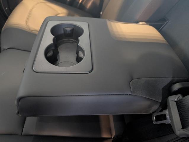 Photo of 2025 Silicon Silver Premium Metallic Land Rover Defender