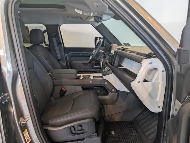 Photo of 2025 Silicon Silver Premium Metallic Land Rover Defender