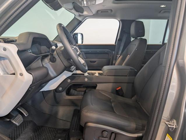 Photo of 2025 Silicon Silver Premium Metallic Land Rover Defender