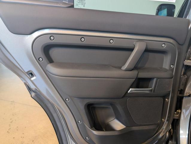 Photo of 2025 Silicon Silver Premium Metallic Land Rover Defender