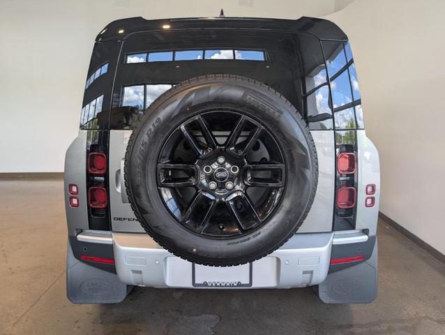 Photo of 2025 Silicon Silver Premium Metallic Land Rover Defender