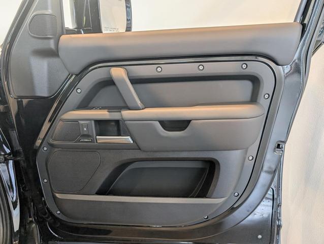 Photo of 2025 Santorini Black Land Rover Defender