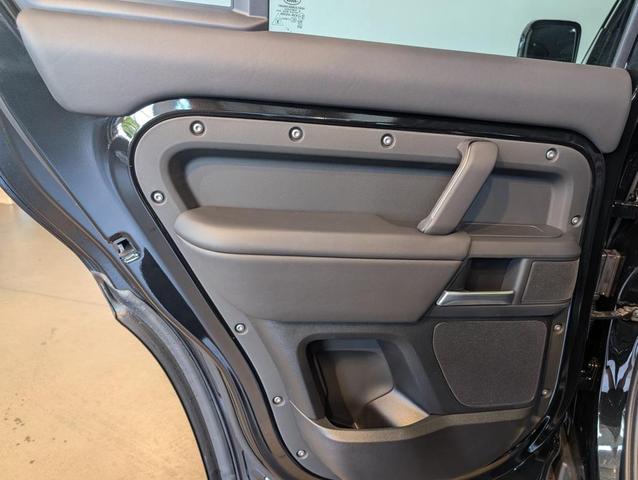 Photo of 2025 Santorini Black Land Rover Defender