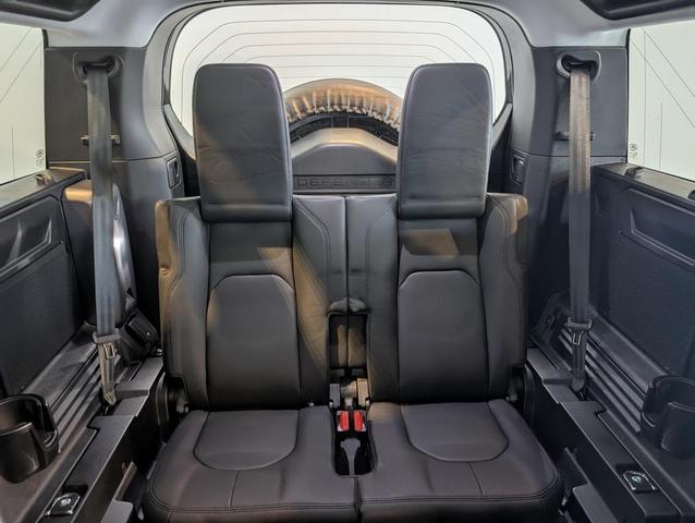 Photo of 2025 Santorini Black Land Rover Defender