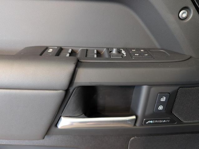Photo of 2025 Santorini Black Land Rover Defender