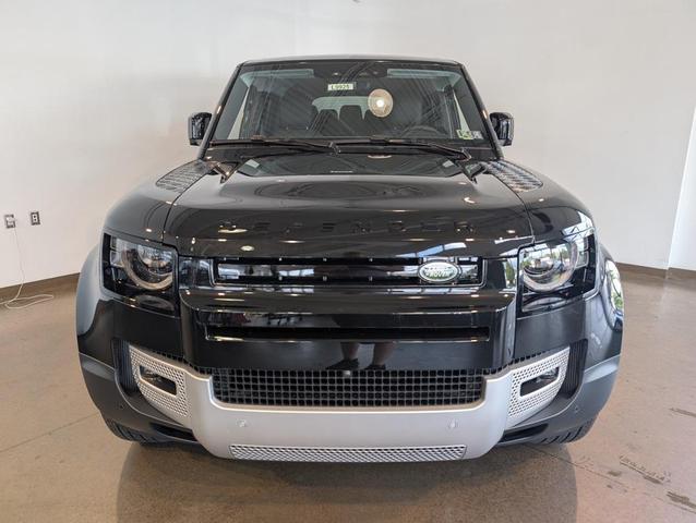 Photo of 2025 Santorini Black Land Rover Defender