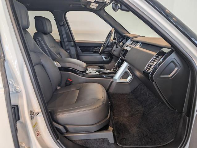 Photo of 2022 Fuji White Land Rover Range Rover