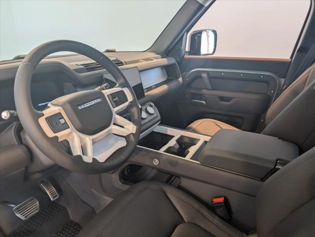 Photo of 2025 Pangea Green Metallic Land Rover Defender