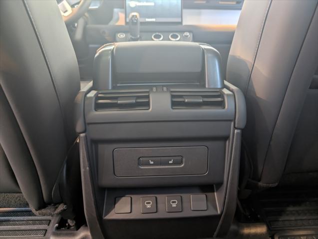 Photo of 2025 Pangea Green Metallic Land Rover Defender