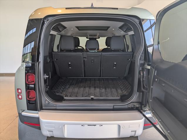 Photo of 2025 Pangea Green Metallic Land Rover Defender