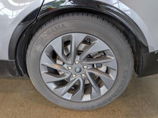 Photo of 2022 Grey Land Rover Discovery