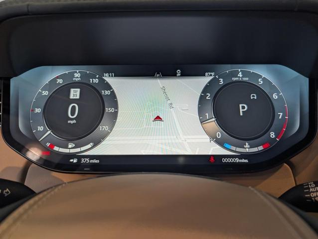 Photo of 2025 White Pearl Land Rover Range Rover
