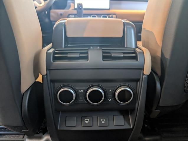 Photo of 2025 Pangea Green Metallic Land Rover Defender