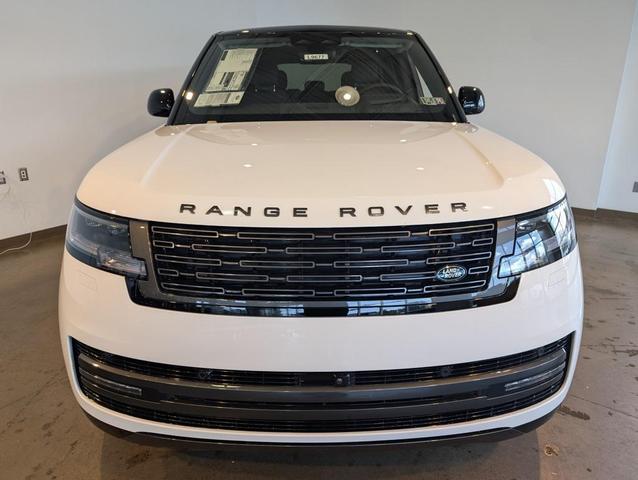 Photo of 2025 Fuji White Land Rover Range Rover