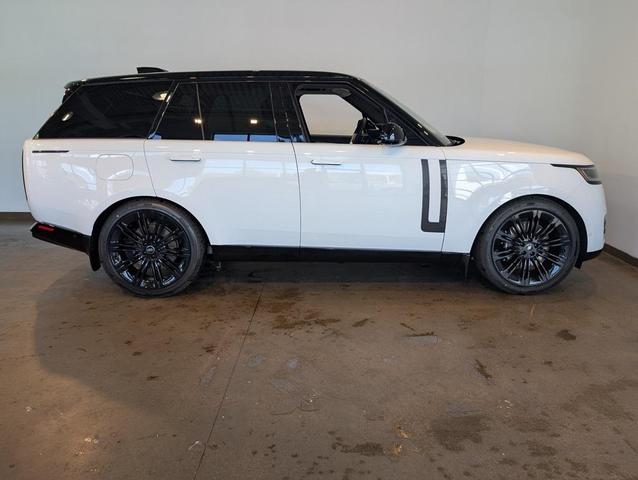 Photo of 2025 Fuji White Land Rover Range Rover