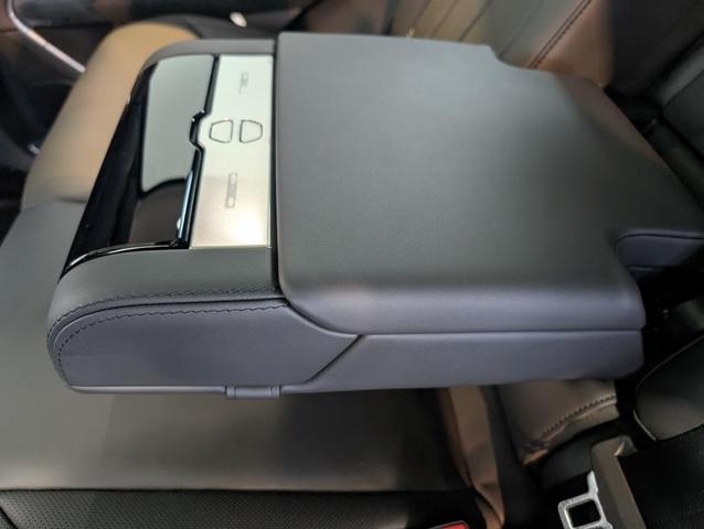 Photo of 2025 Fuji White Land Rover Range Rover