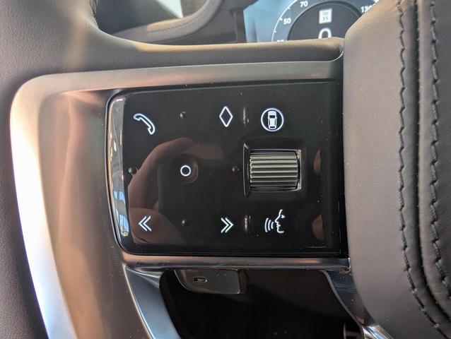 Photo of 2025 Fuji White Land Rover Range Rover