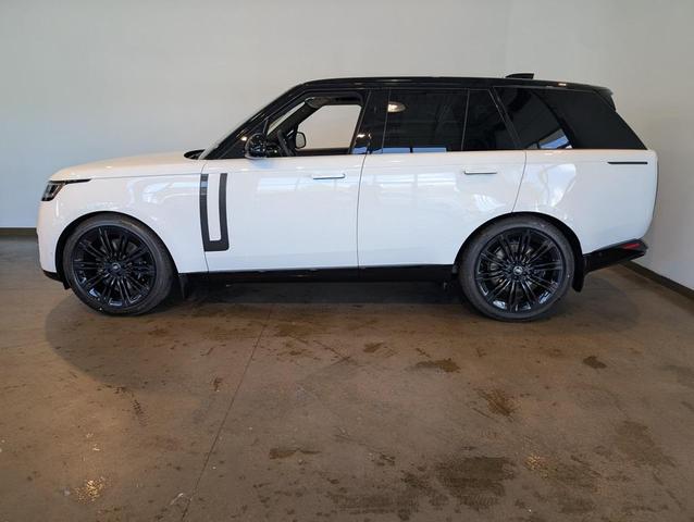 Photo of 2025 Fuji White Land Rover Range Rover