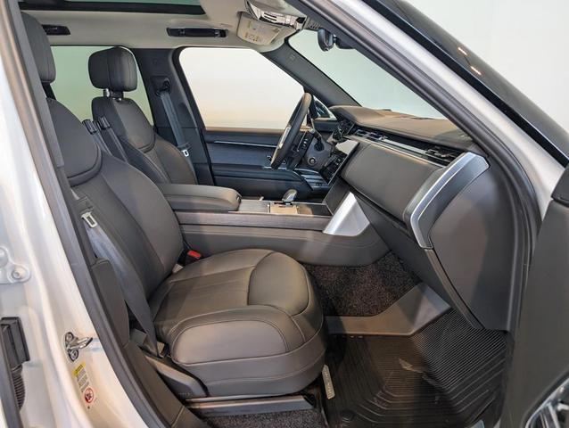 Photo of 2025 Fuji White Land Rover Range Rover