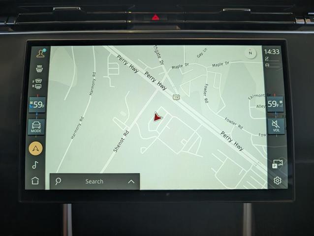 Photo of 2025 Fuji White Land Rover Range Rover