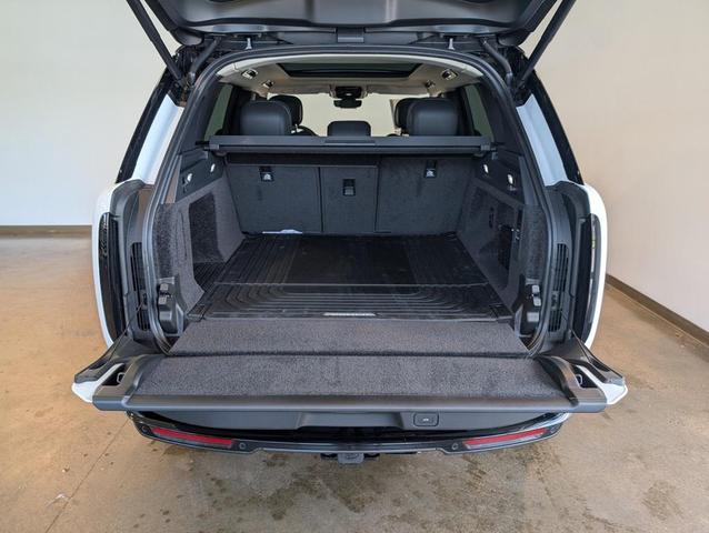 Photo of 2025 Fuji White Land Rover Range Rover