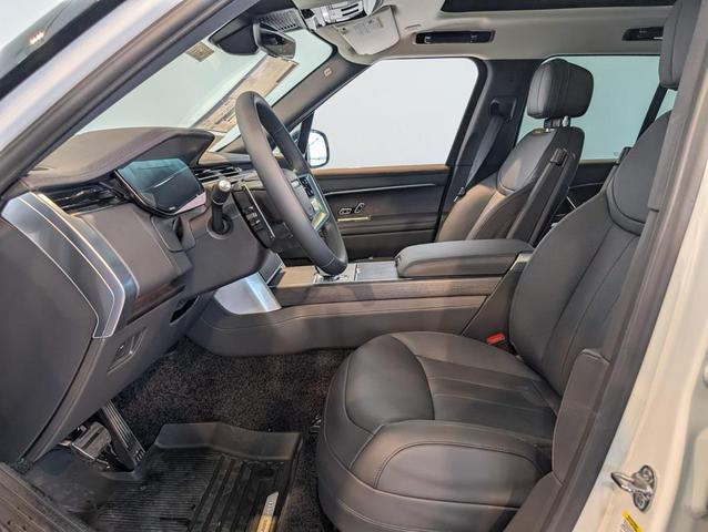 Photo of 2025 Fuji White Land Rover Range Rover