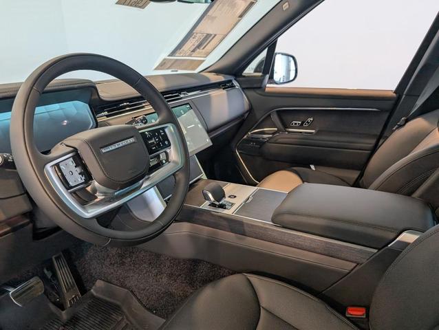 Photo of 2025 Fuji White Land Rover Range Rover