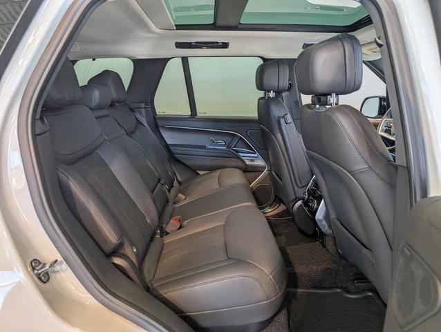 Photo of 2025 Fuji White Land Rover Range Rover