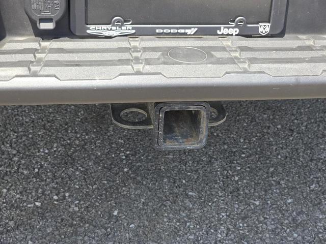 Photo of 2022 Deep Blue Pearl Nissan Frontier