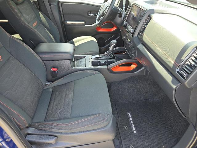 Photo of 2022 Deep Blue Pearl Nissan Frontier